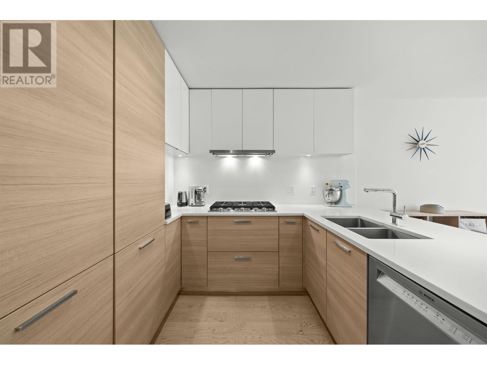 317 3456 Commercial Street, Vancouver, British Columbia  V5N 4E9 - Photo 2 - R3013192