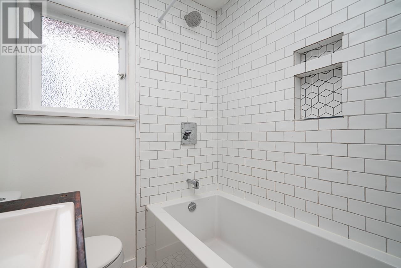 3584 Gladstone Street, Vancouver, British Columbia  V5N 4Y7 - Photo 14 - R3013194