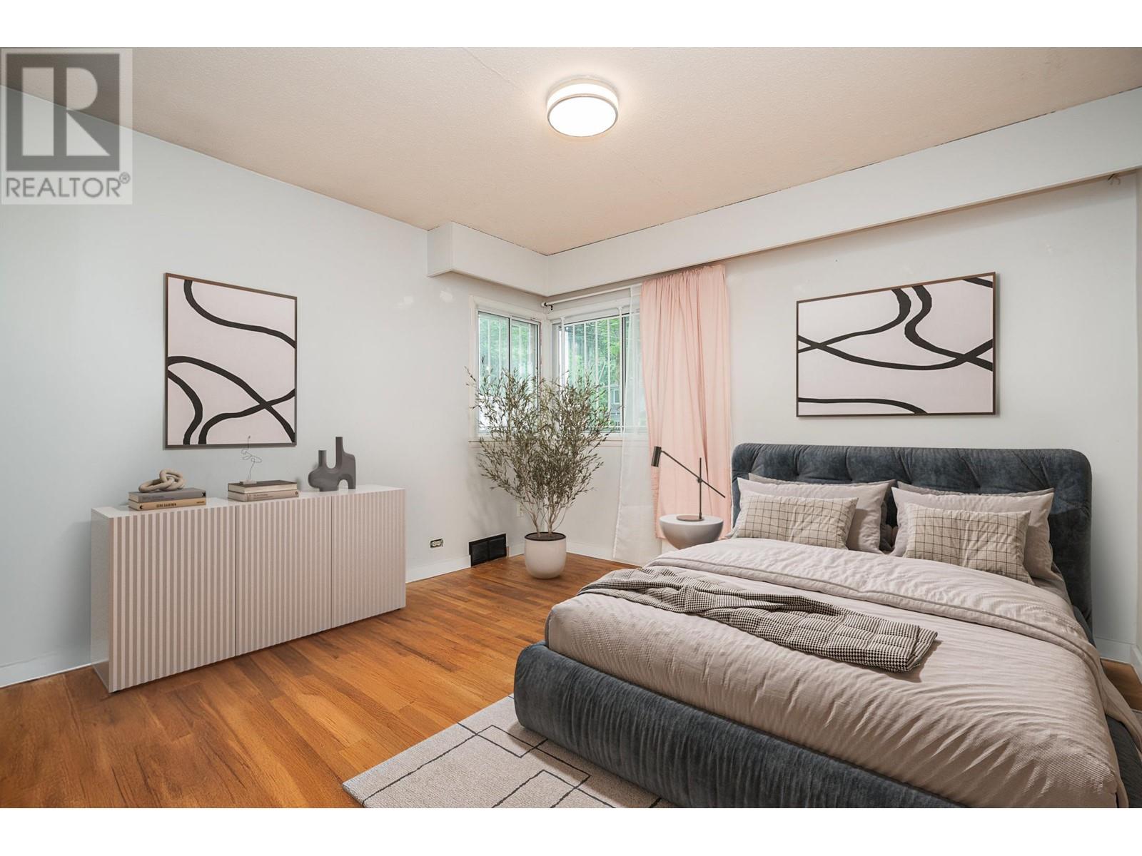3584 Gladstone Street, Vancouver, British Columbia  V5N 4Y7 - Photo 2 - R3013194
