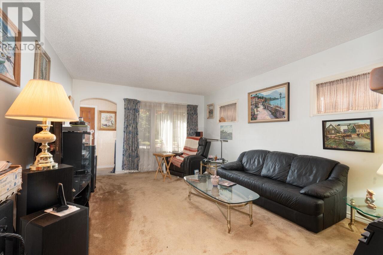 2627 Mcgill Street, Vancouver, British Columbia  V5K 1H2 - Photo 3 - R3013232