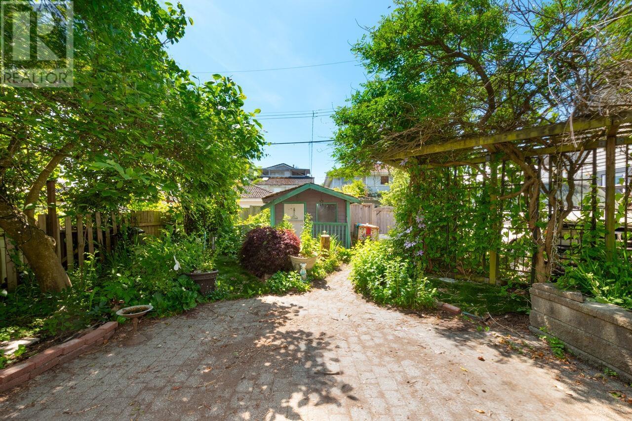 2856 Trinity Street, Vancouver, British Columbia  V5K 1E9 - Photo 8 - R3013236