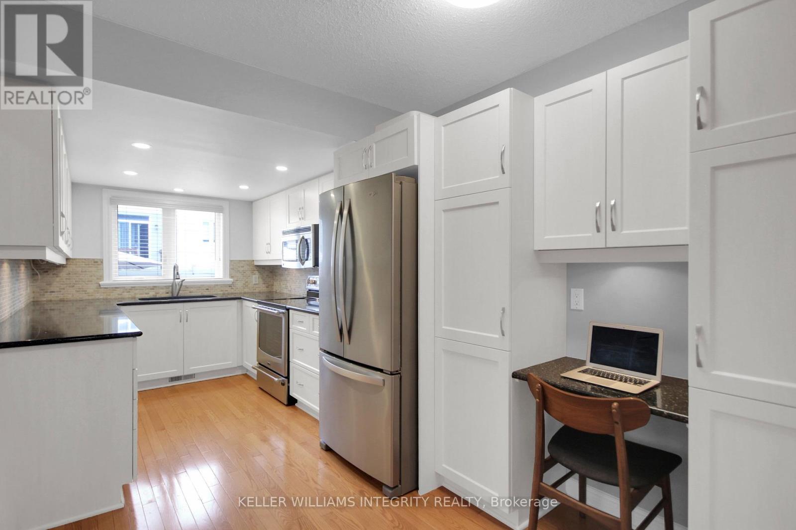 145 Hunterswood Crescent, Ottawa, Ontario  K1G 5W1 - Photo 21 - X12208182