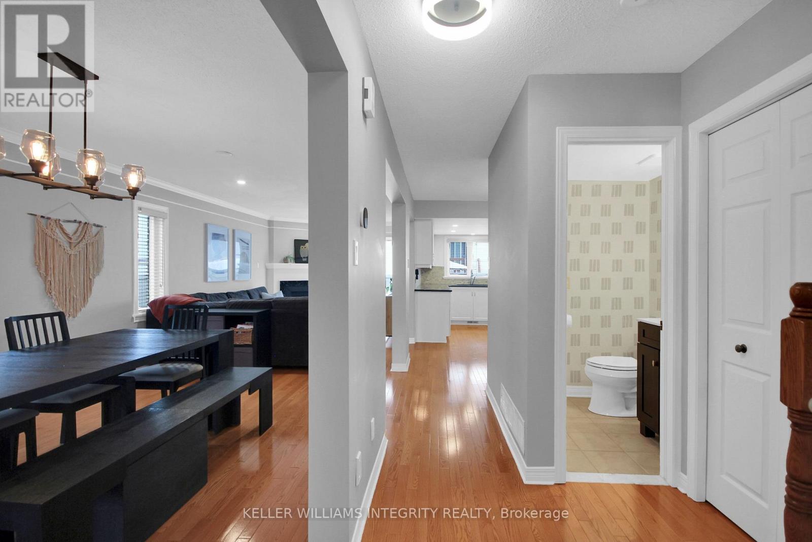 145 Hunterswood Crescent, Ottawa, Ontario  K1G 5W1 - Photo 8 - X12208182