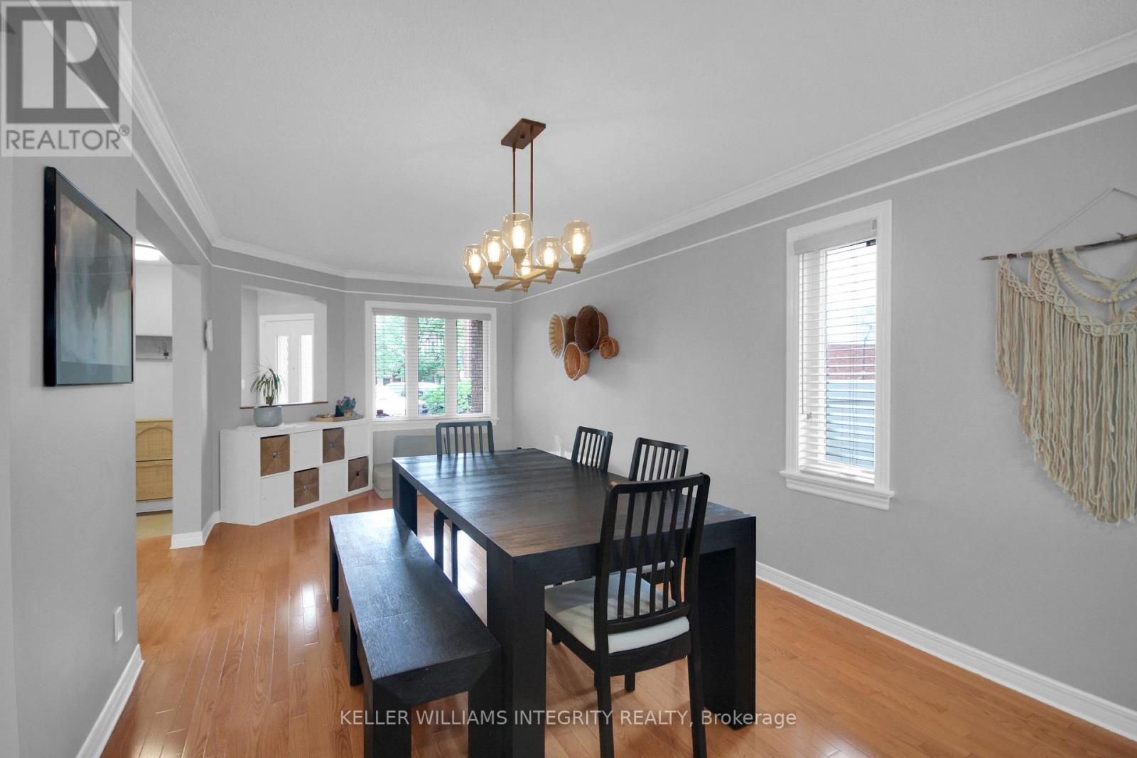 145 Hunterswood Crescent, Ottawa, Ontario  K1G 5W1 - Photo 9 - X12208182