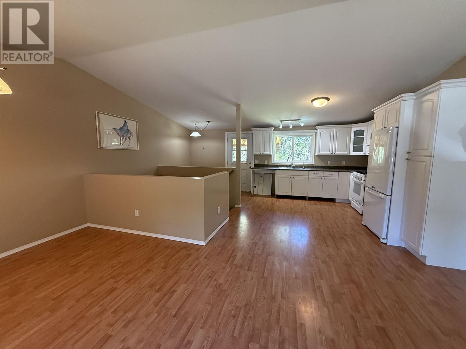 4719 Cariboo Drive, 108 Mile Ranch, British Columbia  V0K 2Z0 - Photo 10 - R3013296