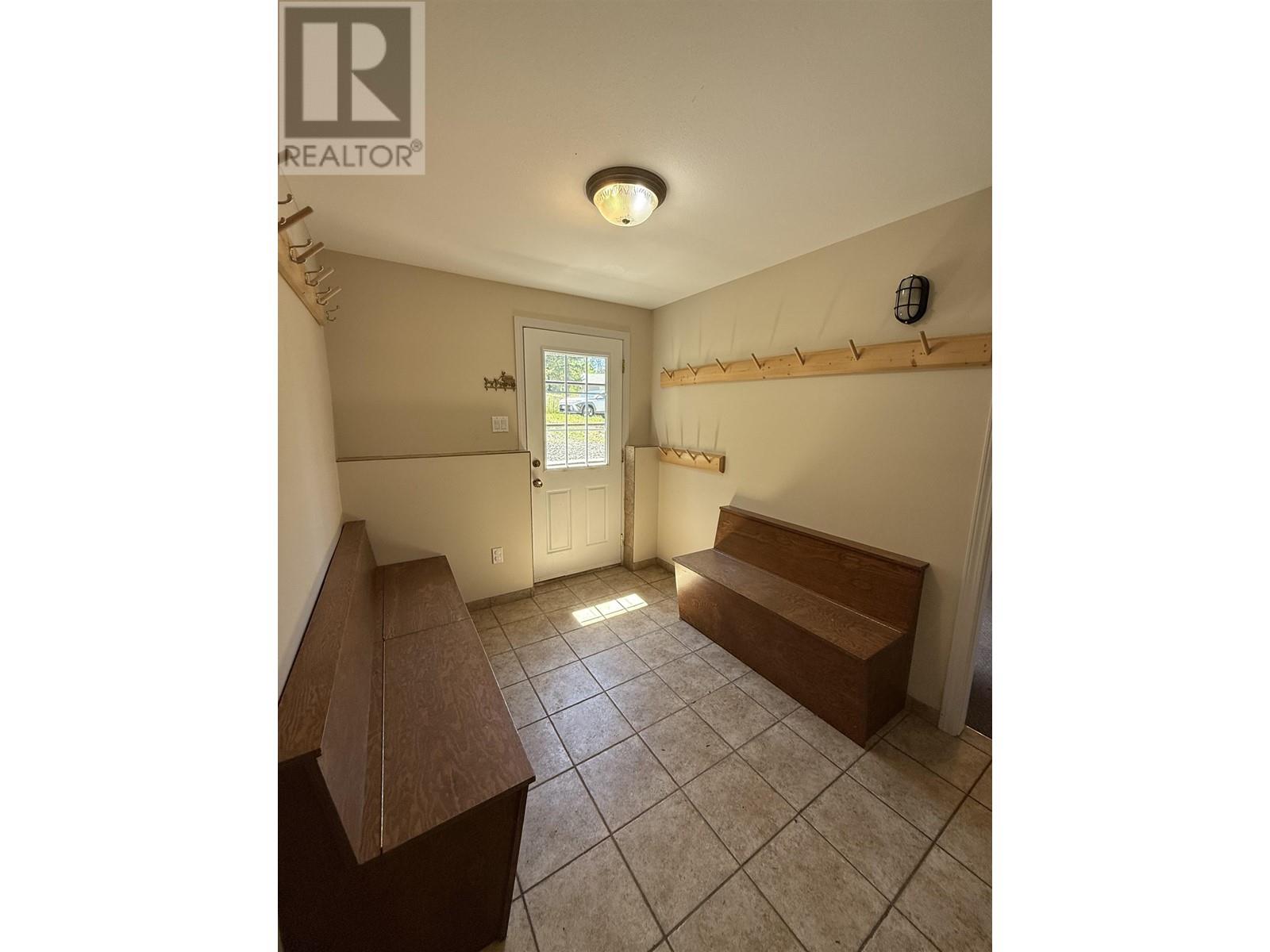 4719 Cariboo Drive, 108 Mile Ranch, British Columbia  V0K 2Z0 - Photo 17 - R3013296