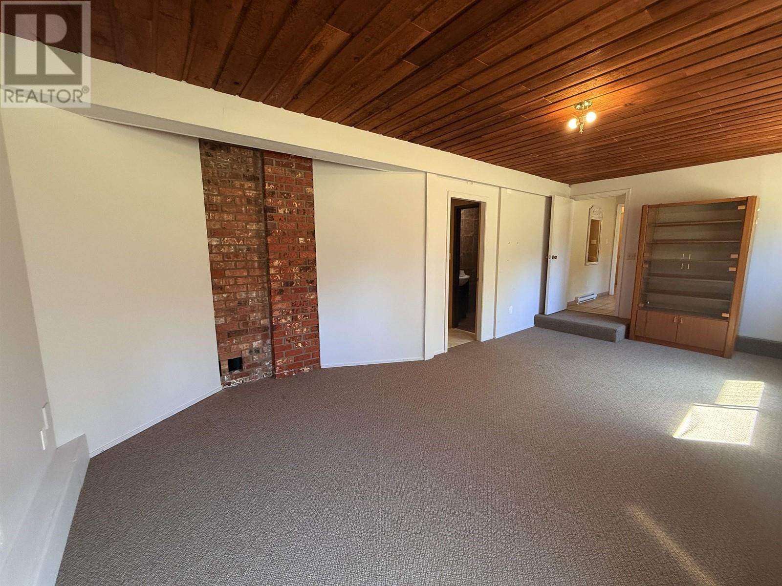 4719 Cariboo Drive, 108 Mile Ranch, British Columbia  V0K 2Z0 - Photo 22 - R3013296