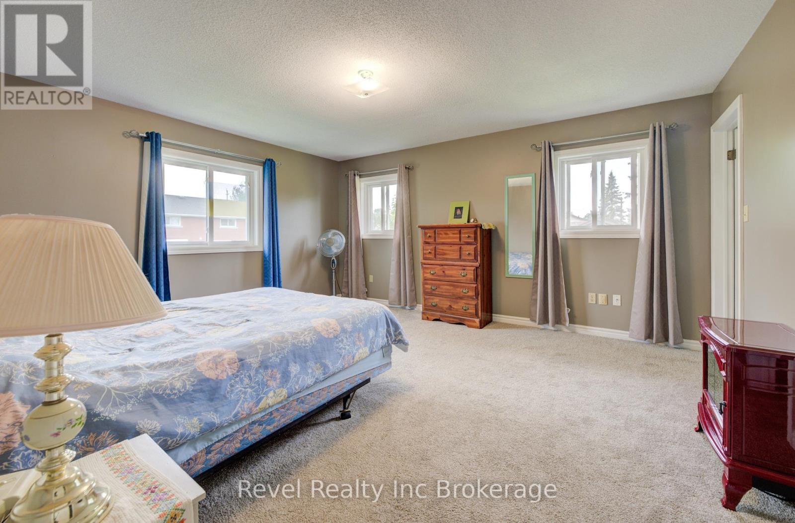 18 Cowan Street E, Blandford-Blenheim, Ontario  N0J 1V0 - Photo 21 - X12208173