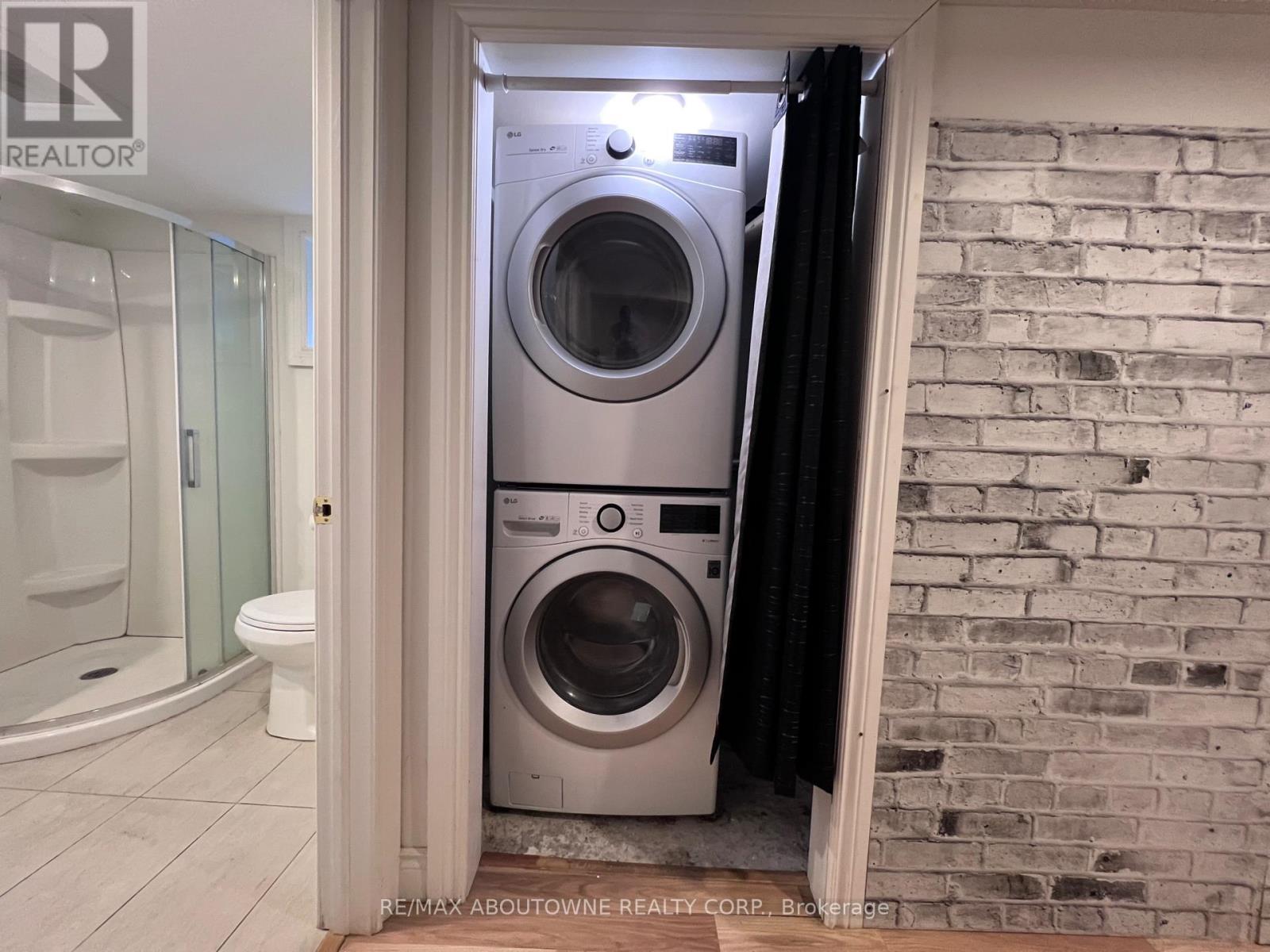 Unit 2 - 242 Kings Court Crescent, Milton, Ontario  L9T 1X5 - Photo 6 - W12208050