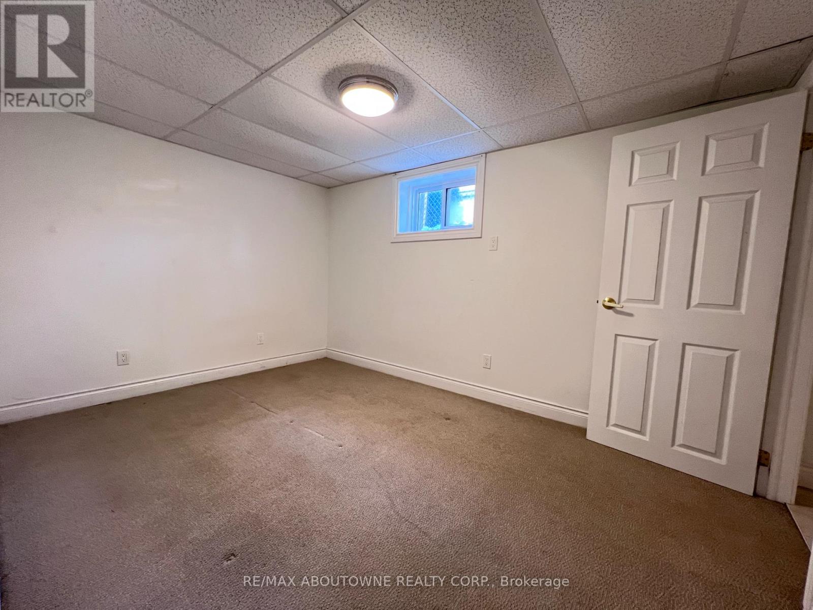 Unit 2 - 242 Kings Court Crescent, Milton, Ontario  L9T 1X5 - Photo 8 - W12208050