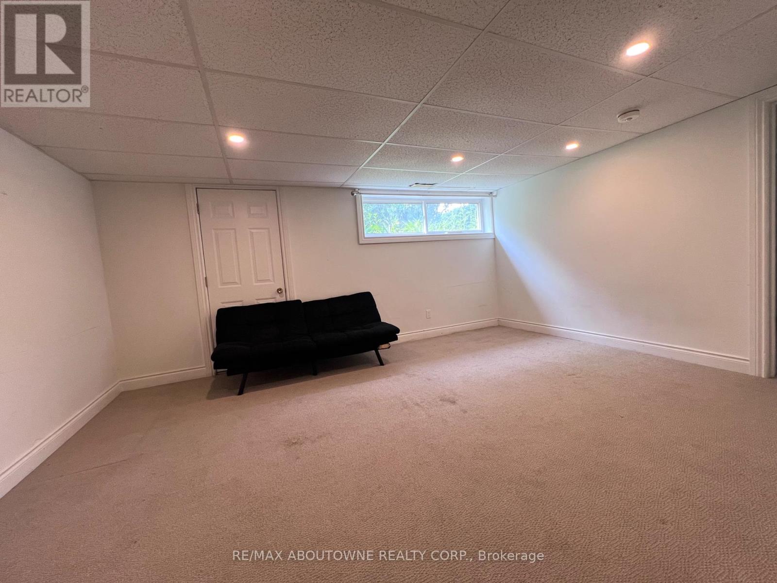Unit 2 - 242 Kings Court Crescent, Milton, Ontario  L9T 1X5 - Photo 5 - W12208050