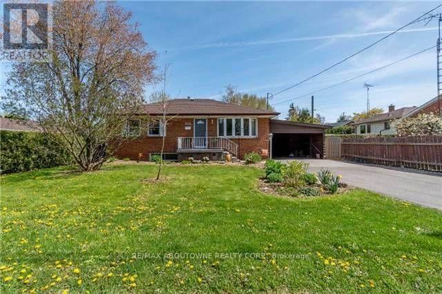 Unit 2 - 242 Kings Court Crescent, Milton, Ontario  L9T 1X5 - Photo 1 - W12208050