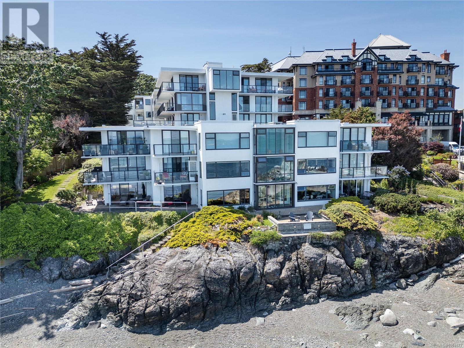 502 1159 Beach Dr, Oak Bay, British Columbia  V8S 2N2 - Photo 1 - 1001877