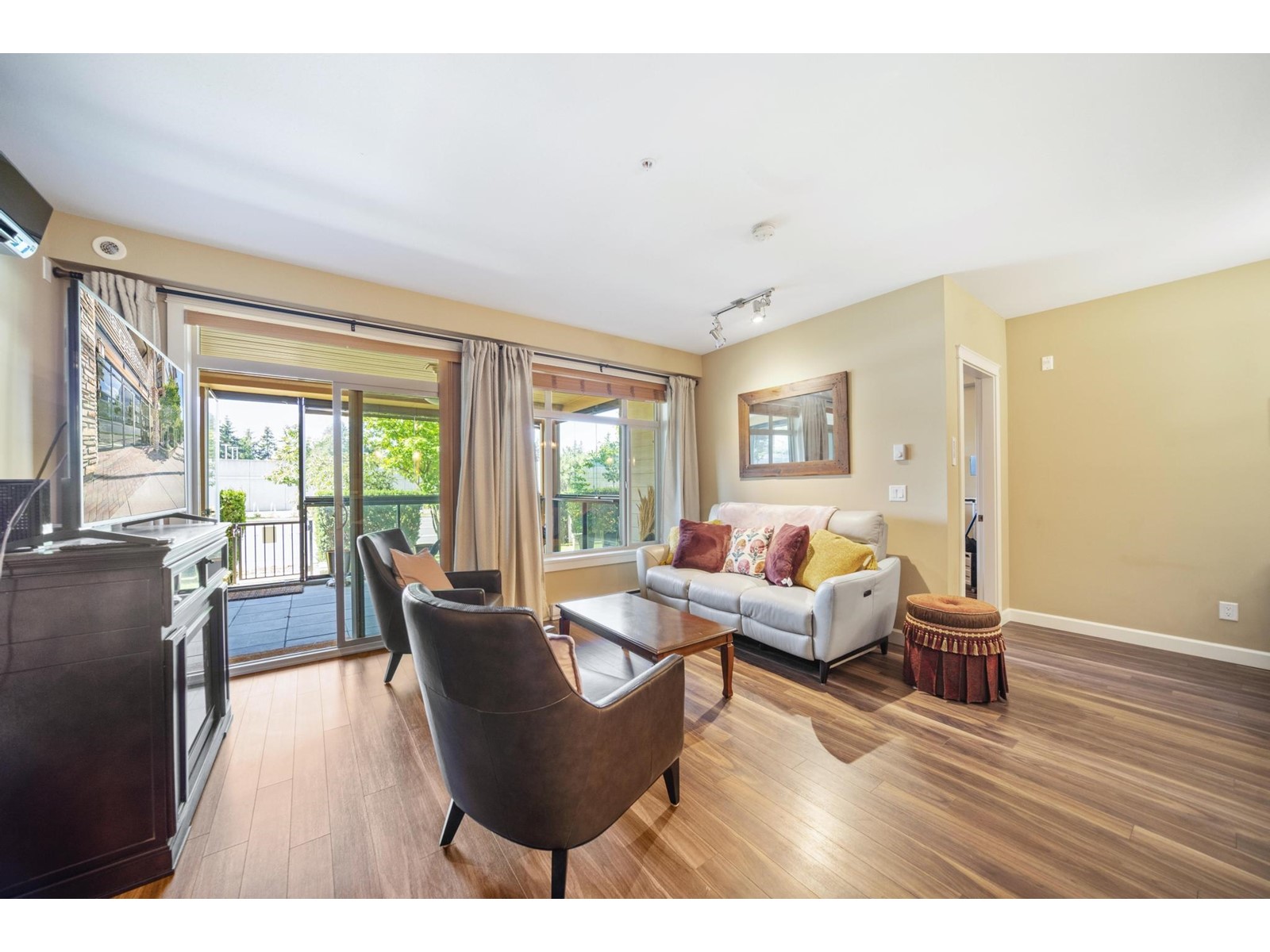 104 2860 Trethewey Street, Abbotsford, British Columbia  V2T 0G5 - Photo 2 - R3013302