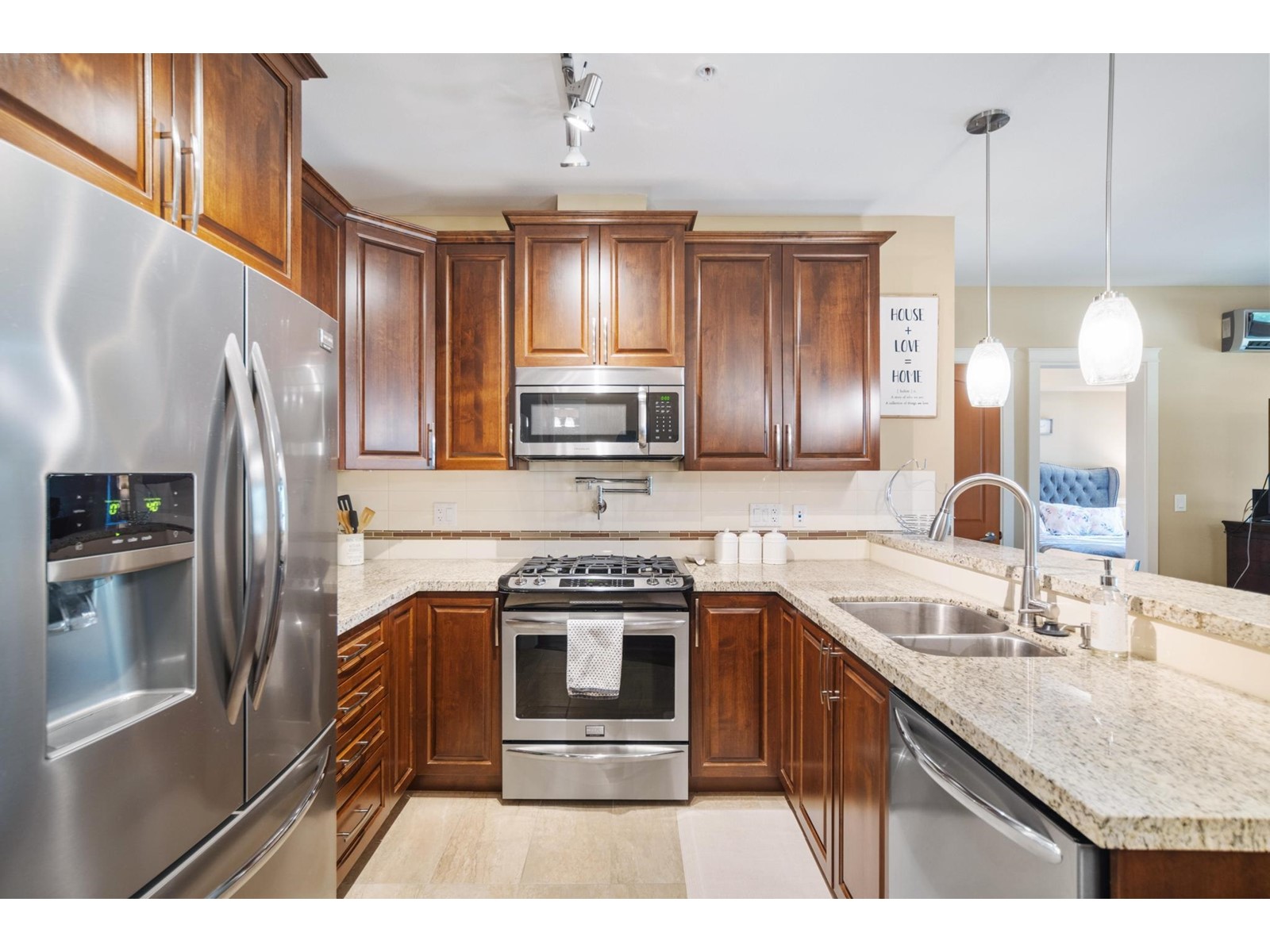 104 2860 Trethewey Street, Abbotsford, British Columbia  V2T 0G5 - Photo 5 - R3013302
