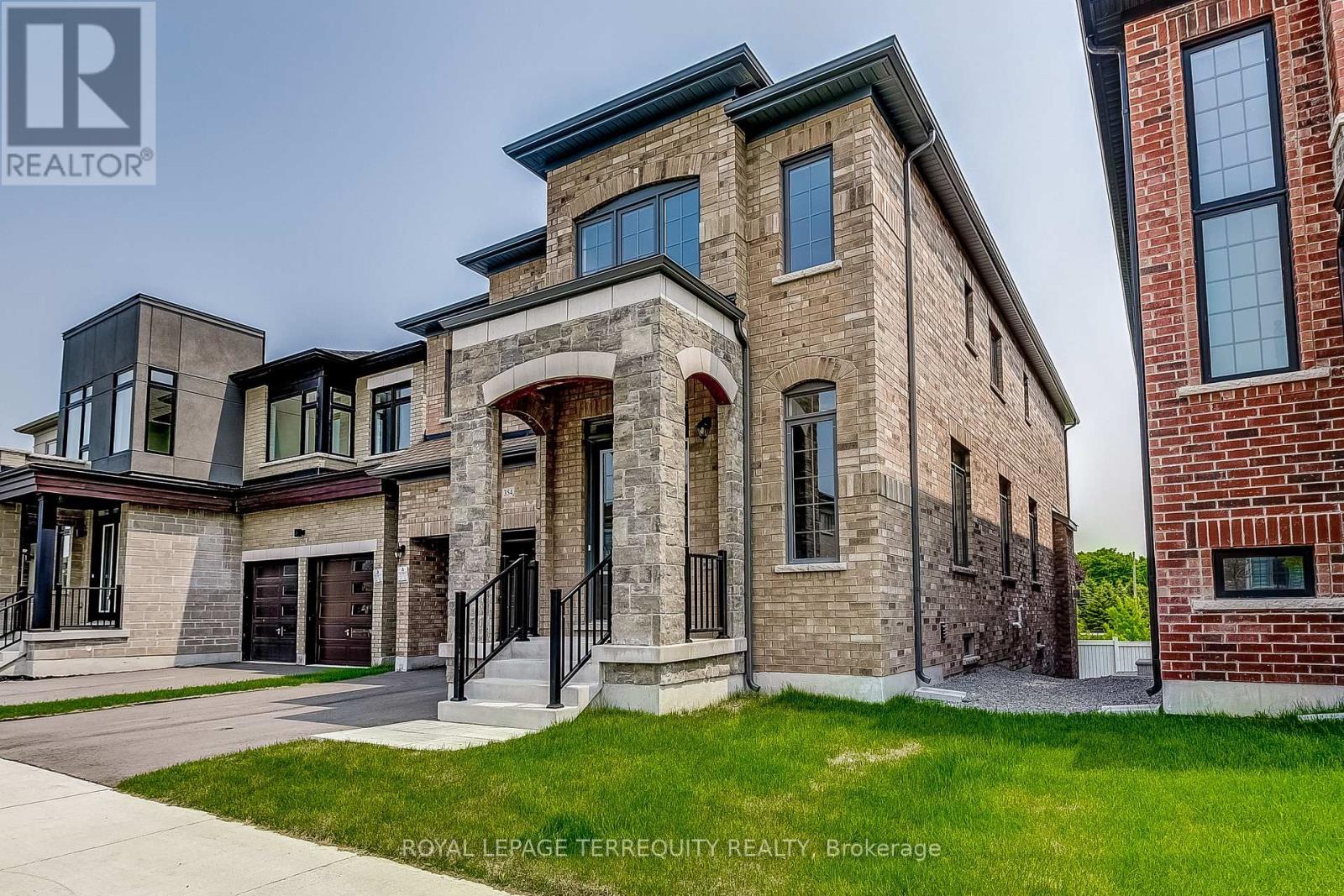 354 Boundary Boulevard, Whitchurch-Stouffville, Ontario  L4A 0S1 - Photo 3 - N12208200
