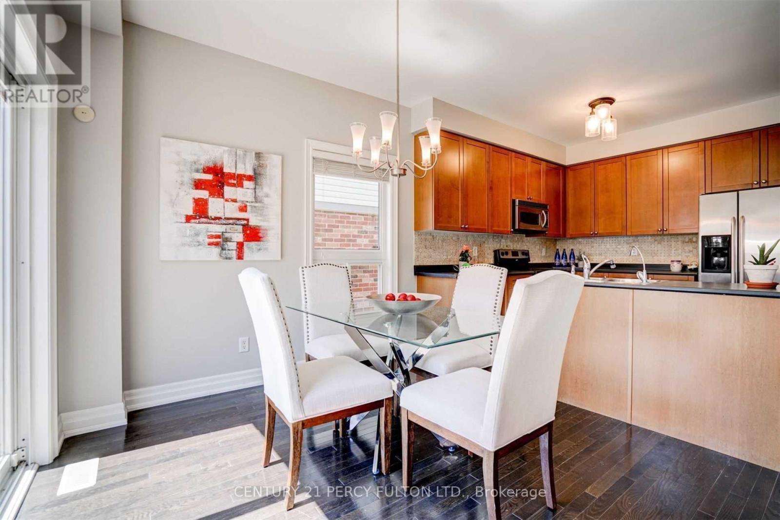 191 Reeves Way Boulevard, Whitchurch-Stouffville, Ontario  L4A 0H8 - Photo 10 - N12208201