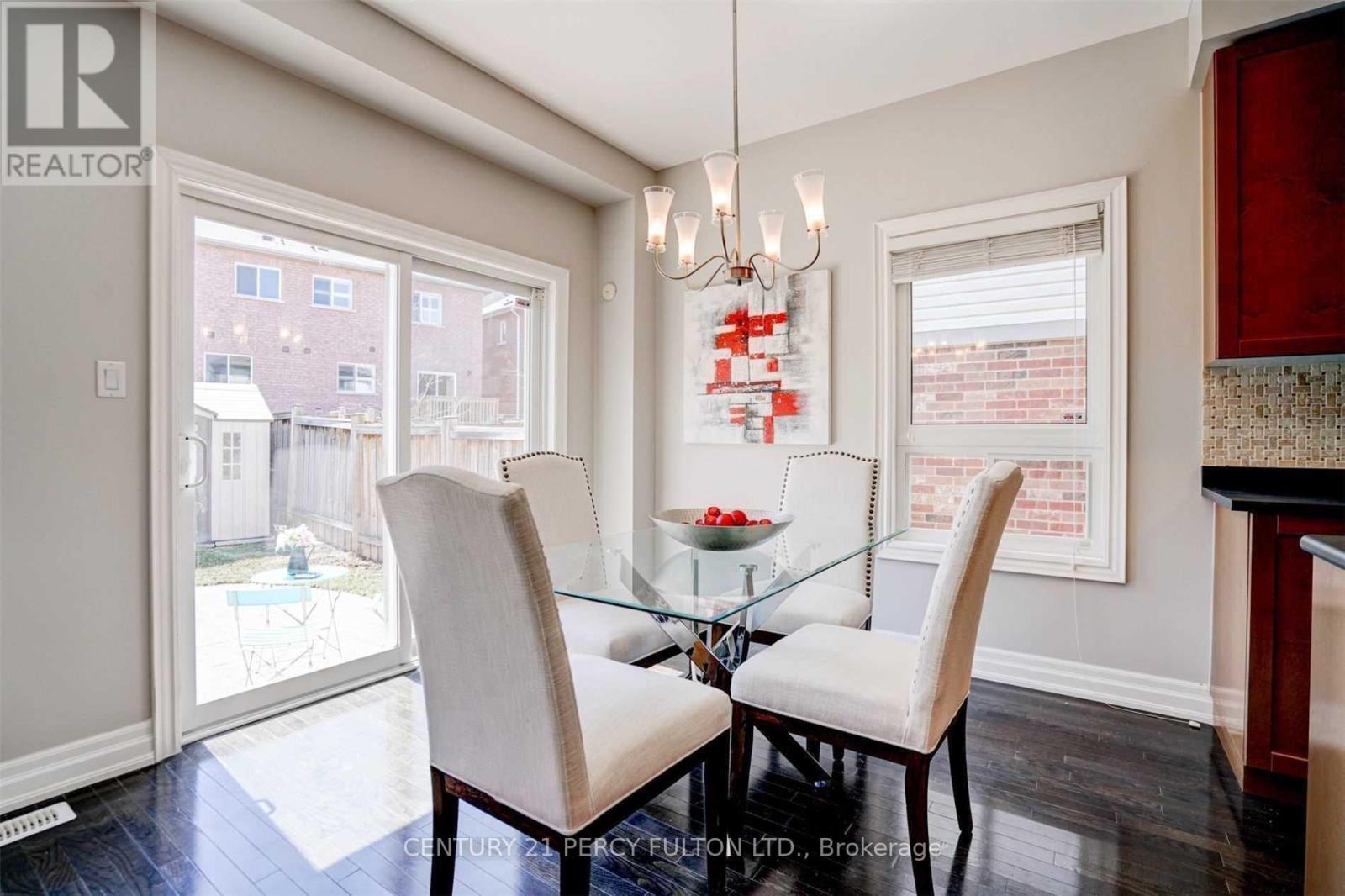 191 Reeves Way Boulevard, Whitchurch-Stouffville, Ontario  L4A 0H8 - Photo 11 - N12208201