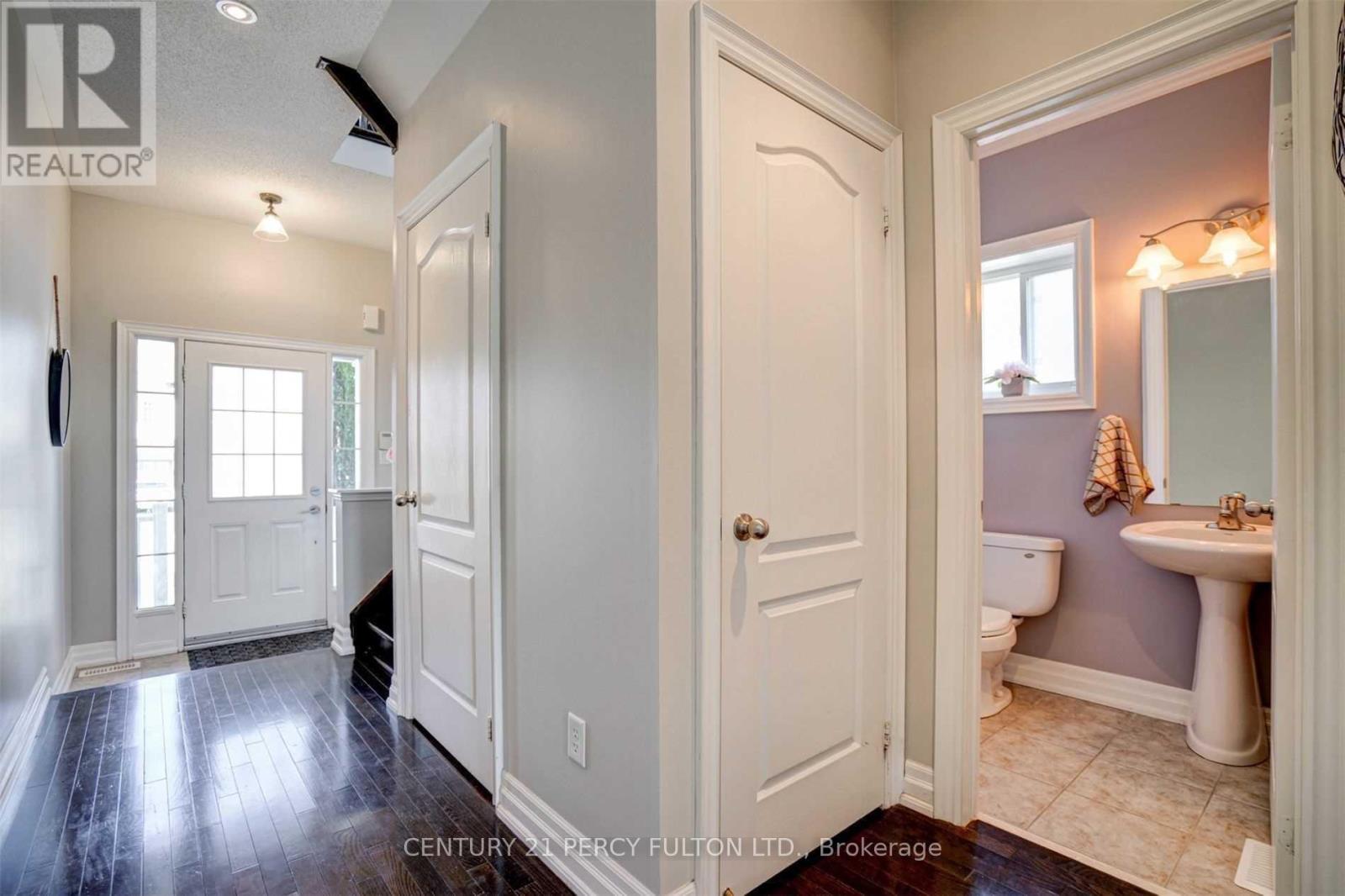 191 Reeves Way Boulevard, Whitchurch-Stouffville, Ontario  L4A 0H8 - Photo 7 - N12208201