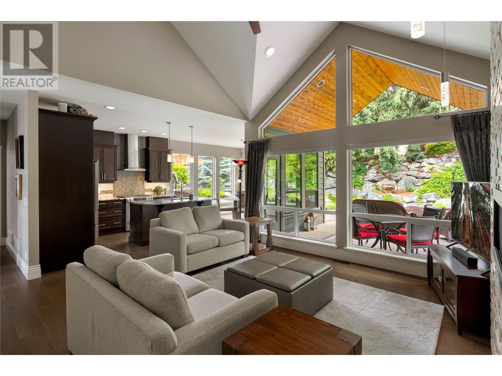 3994 Gallaghers Circle, Kelowna, British Columbia  V1W 3Z9 - Photo 2 - 10349614