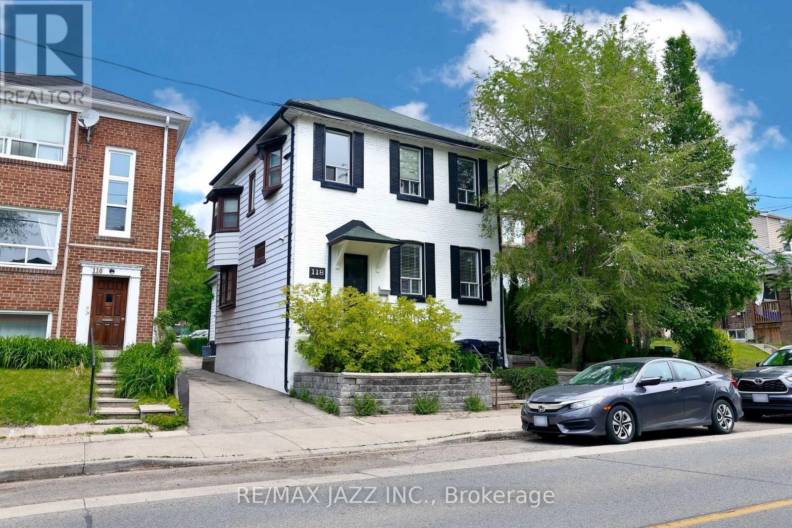 118 Eastwood Boulevard, Toronto (Woodbine Corridor), Ontario  M4L 2C9 - Photo 1 - E12208210