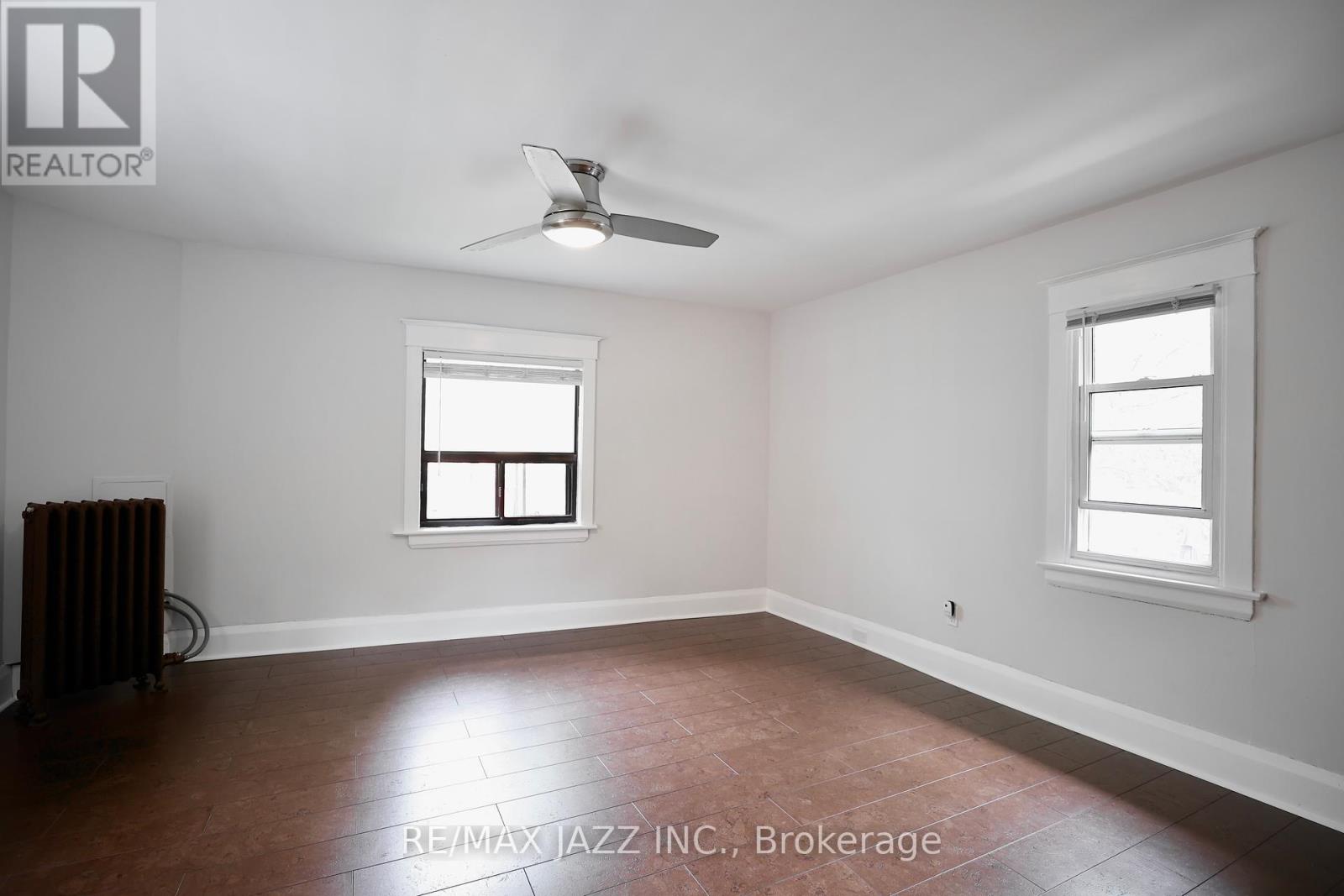 118 Eastwood Boulevard, Toronto (Woodbine Corridor), Ontario  M4L 2C9 - Photo 10 - E12208210