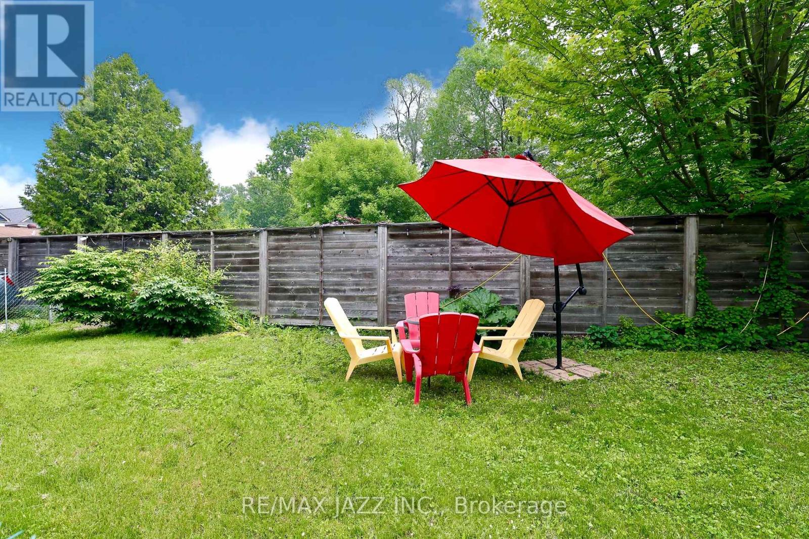 118 Eastwood Boulevard, Toronto (Woodbine Corridor), Ontario  M4L 2C9 - Photo 15 - E12208210