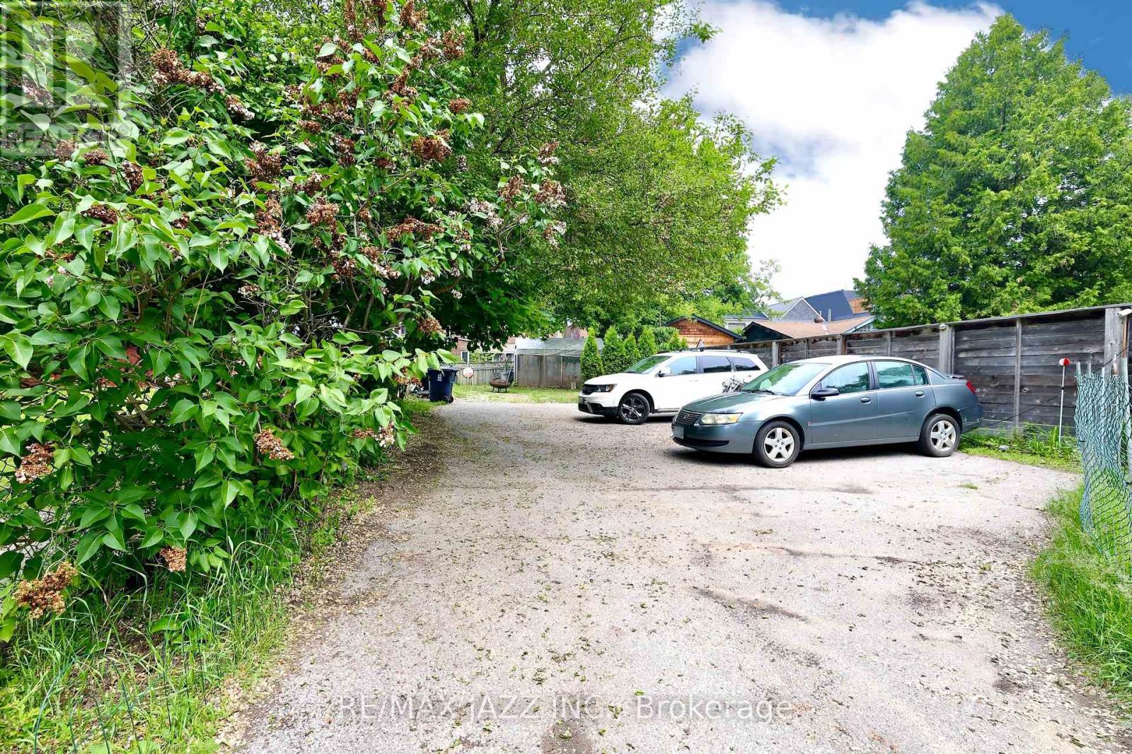 118 Eastwood Boulevard, Toronto (Woodbine Corridor), Ontario  M4L 2C9 - Photo 16 - E12208210