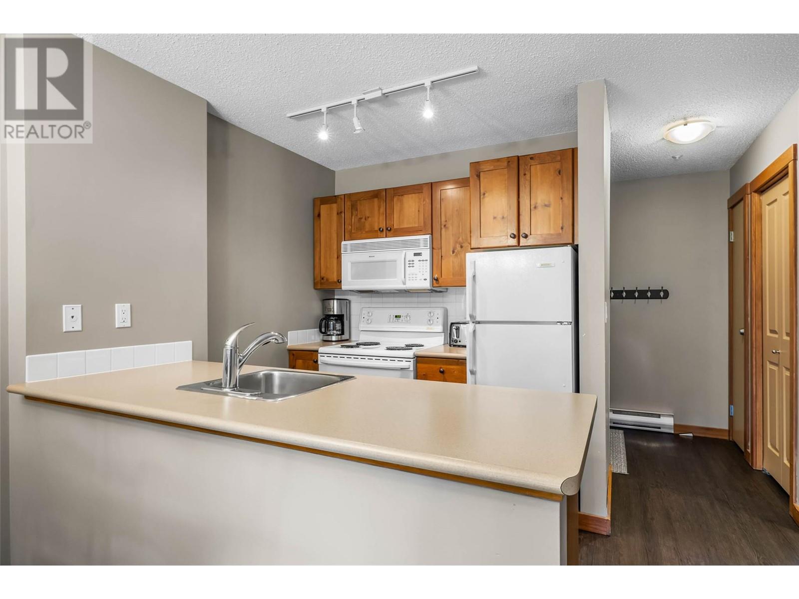 3190 Creekside Way Unit# 218, Sun Peaks, British Columbia  V0E 5N0 - Photo 9 - 10349075