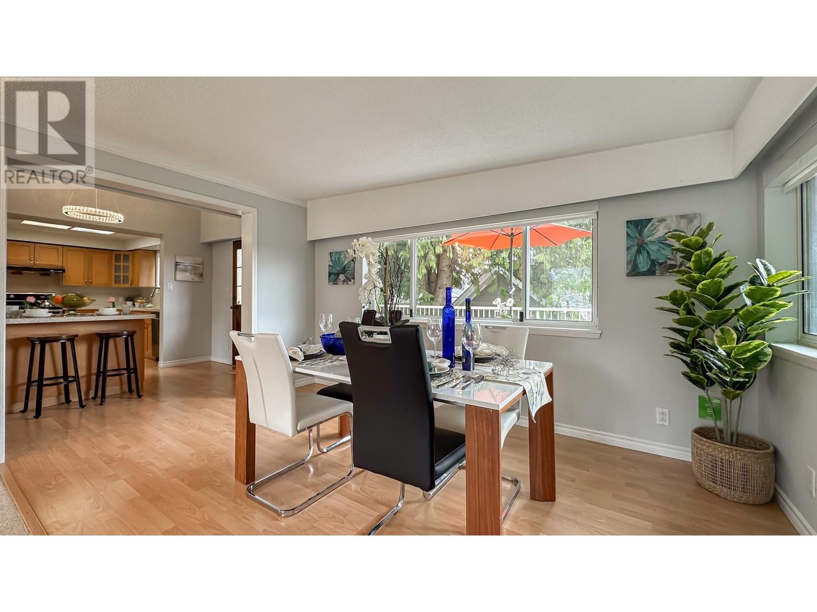 916 Glenacre Court, Port Moody, British Columbia  V3H 1K1 - Photo 10 - R3013258