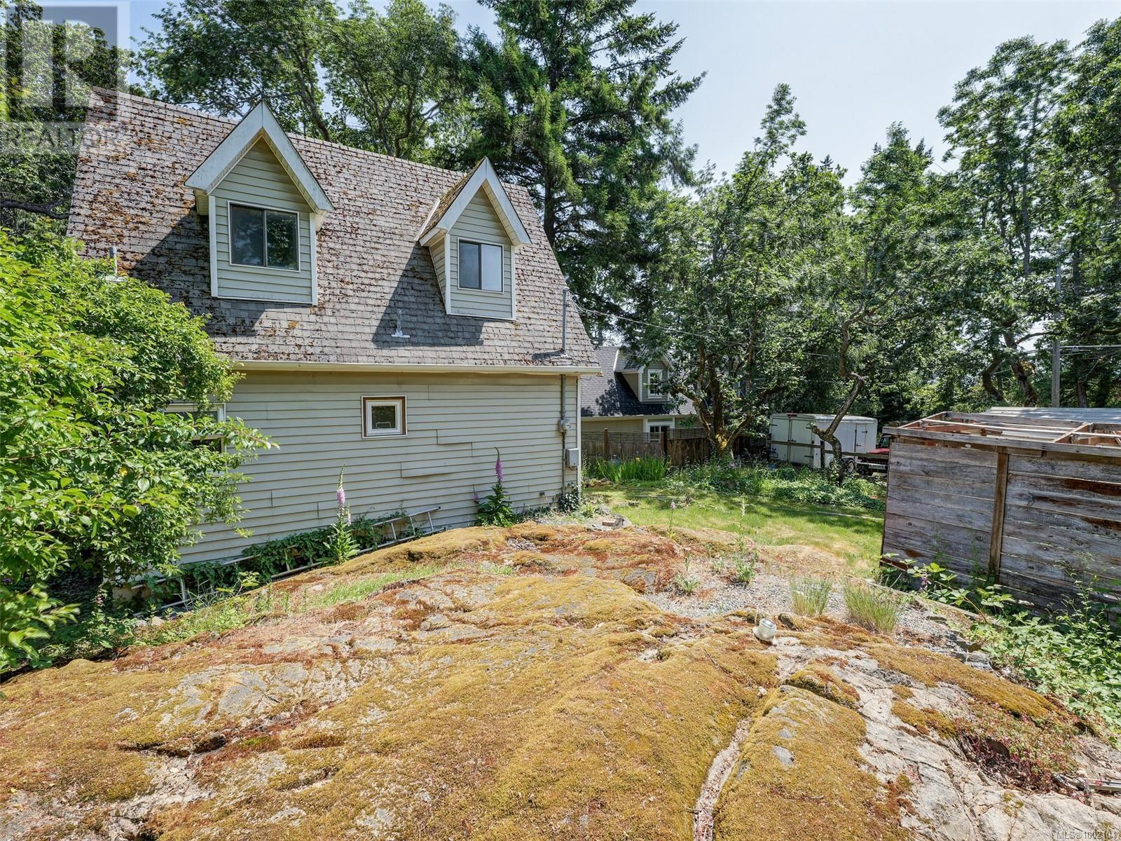 Property at 2784 Tudor Ave image 3