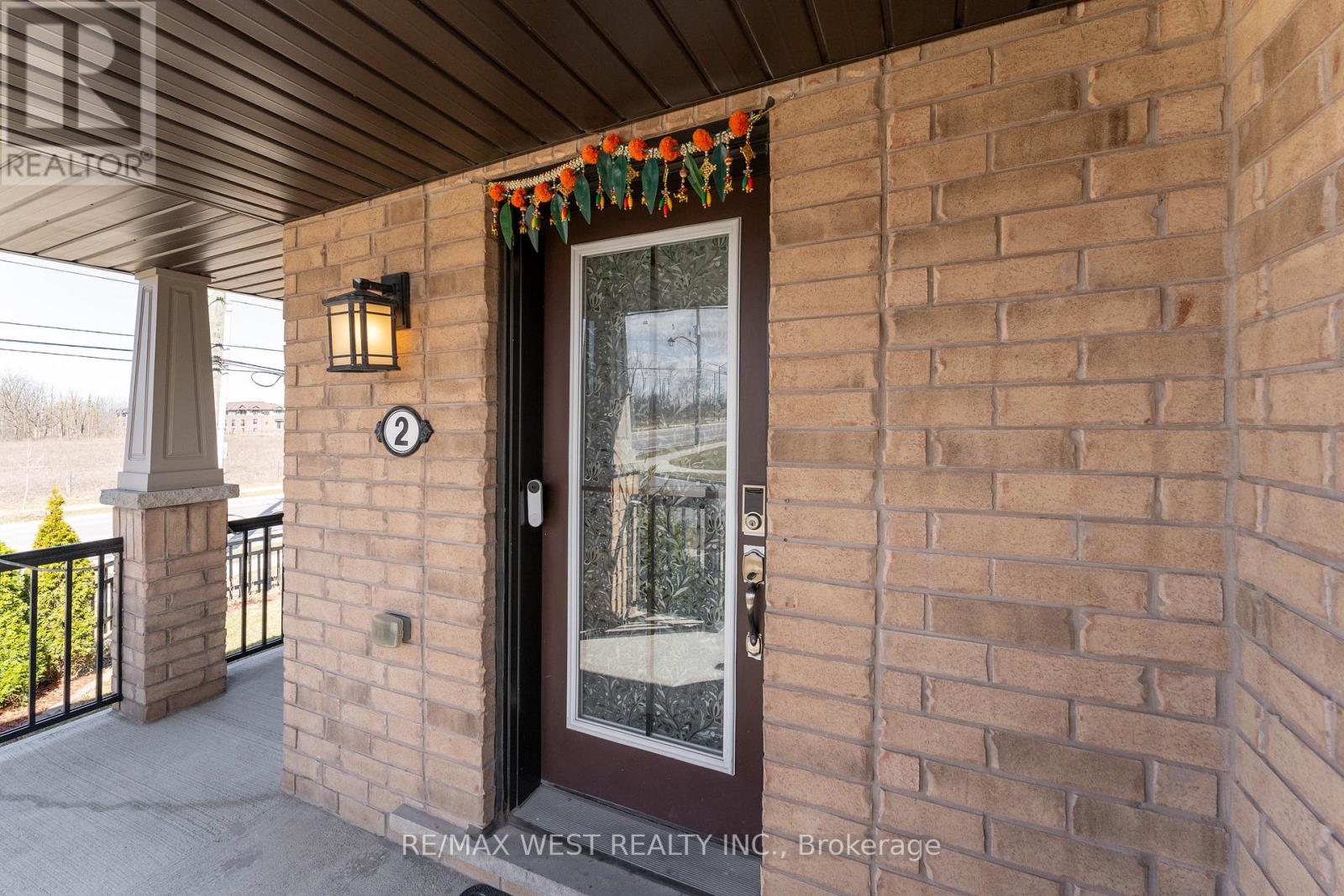 2 Scarletwood Street, Hamilton, Ontario  L8J 0K8 - Photo 4 - X12208175