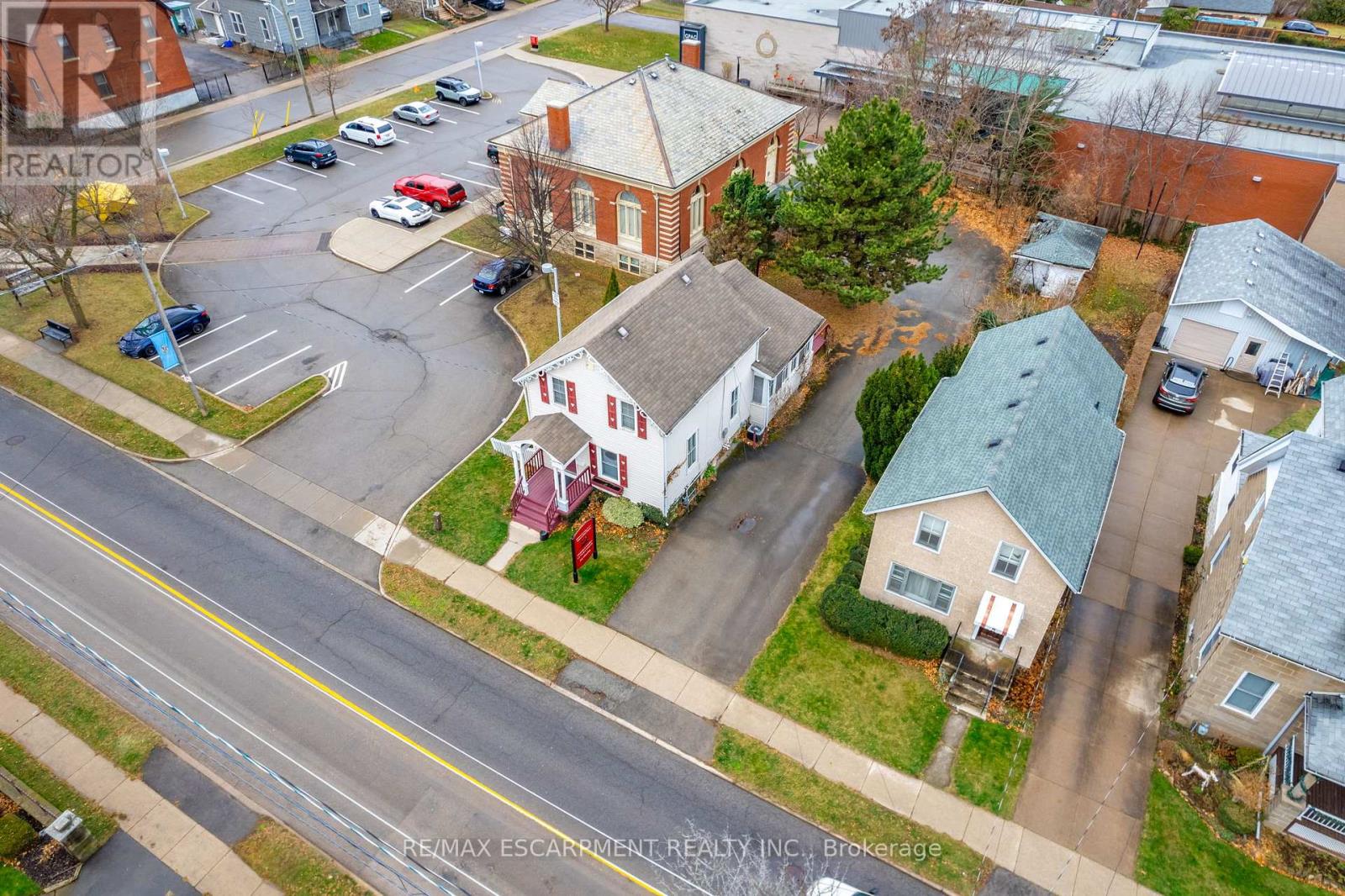 35 Ontario Street, Grimsby (Grimsby East), Ontario  L3M 3H2 - Photo 21 - X12208202