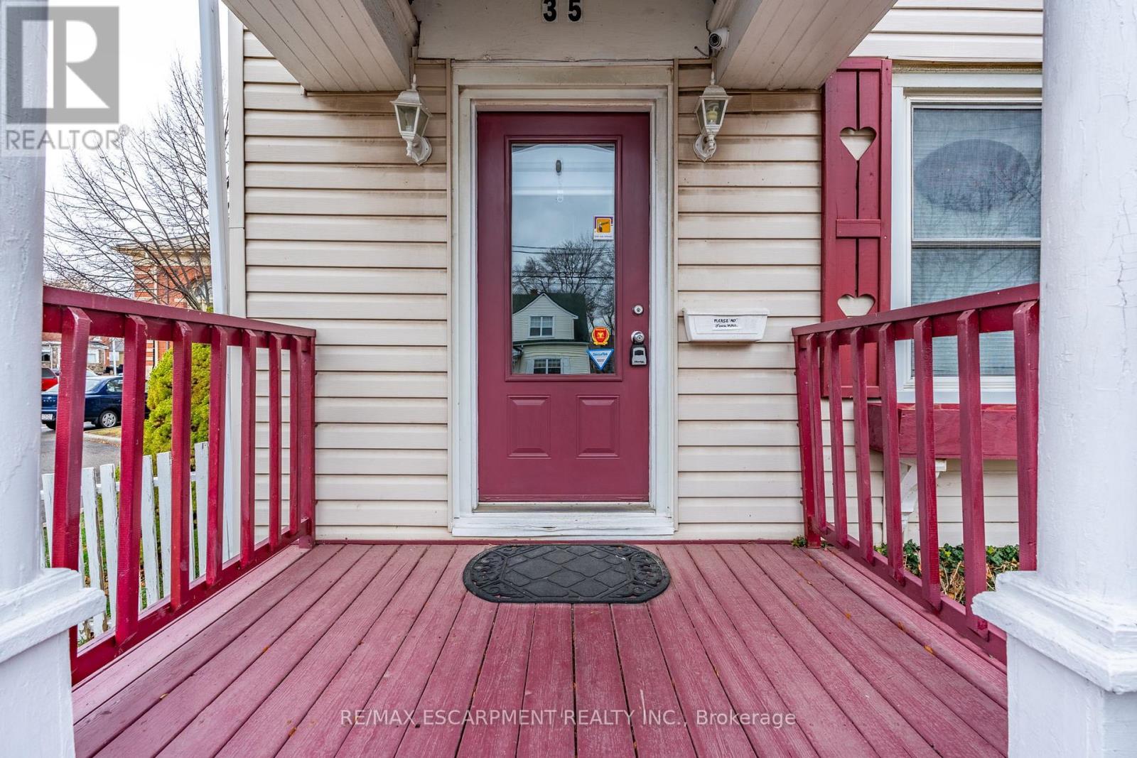 35 Ontario Street, Grimsby (Grimsby East), Ontario  L3M 3H2 - Photo 9 - X12208202