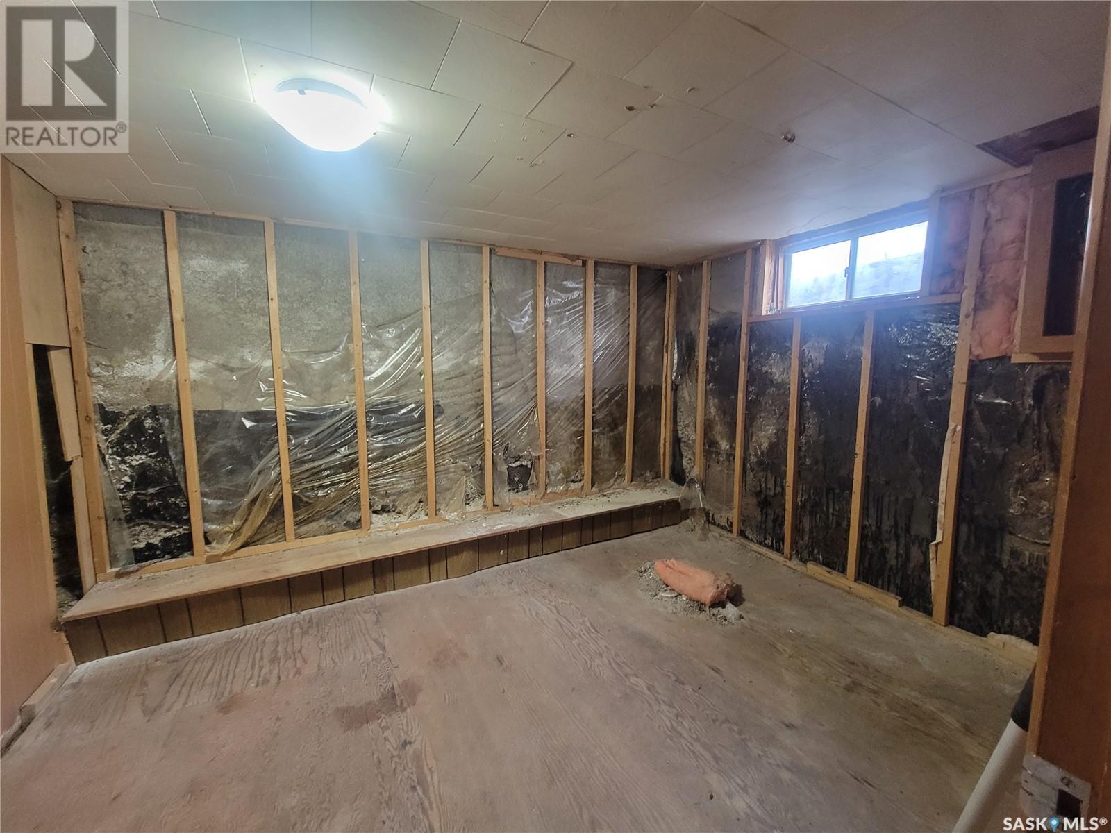 631 102nd Street, North Battleford, Saskatchewan  S9A 1C9 - Photo 13 - SK008728