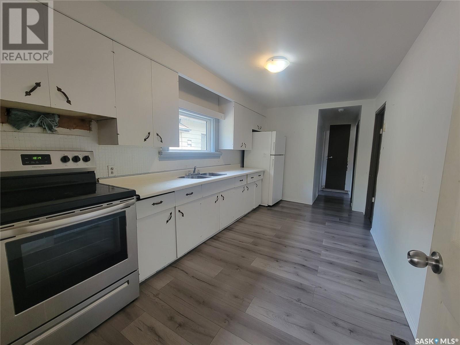 631 102nd Street, North Battleford, Saskatchewan  S9A 1C9 - Photo 4 - SK008728