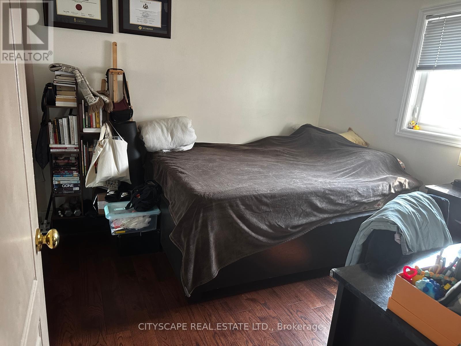 973 Applecroft Circle, Mississauga, Ontario  L5V 2A5 - Photo 13 - W12148630