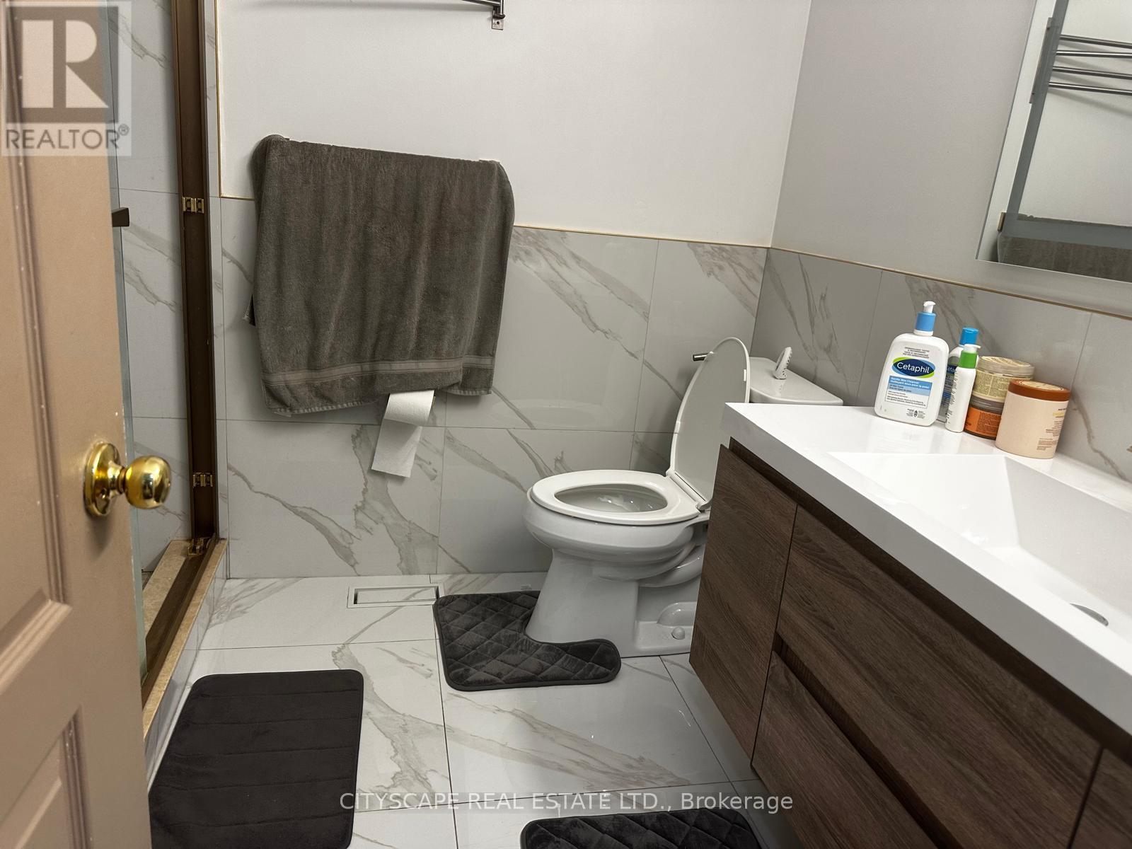 973 Applecroft Circle, Mississauga, Ontario  L5V 2A5 - Photo 16 - W12148630