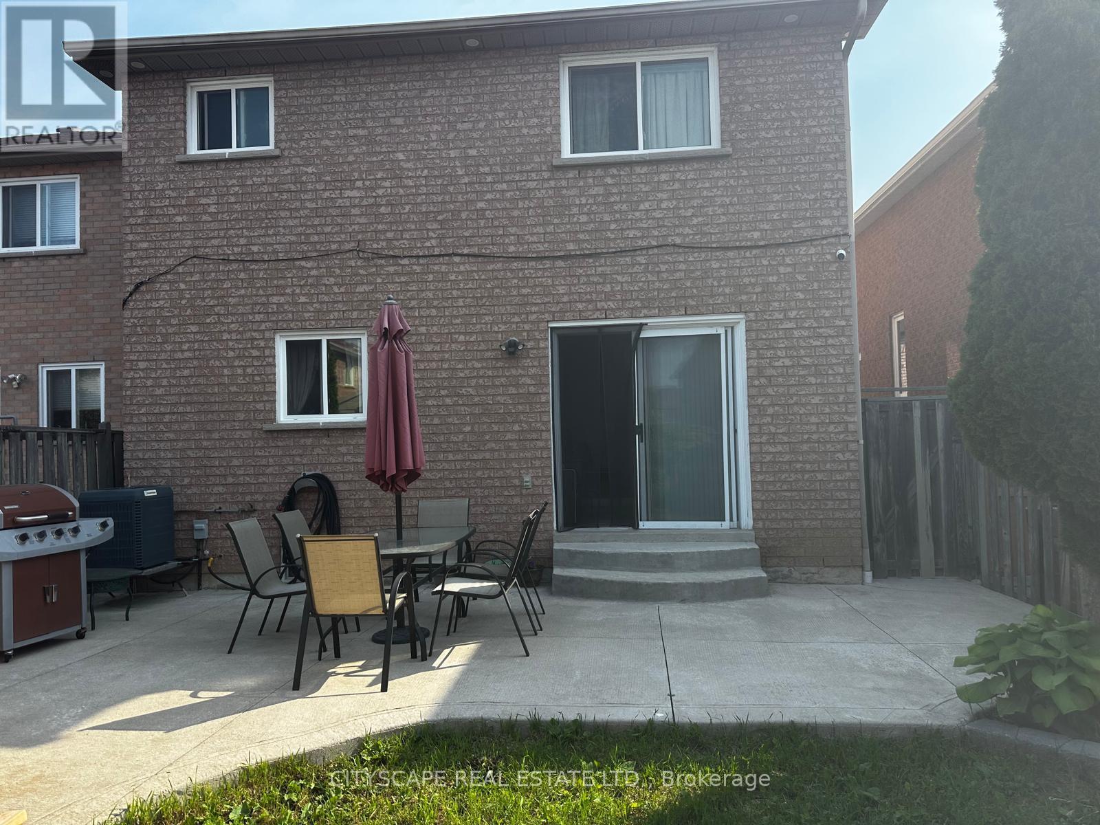 973 Applecroft Circle, Mississauga, Ontario  L5V 2A5 - Photo 21 - W12148630