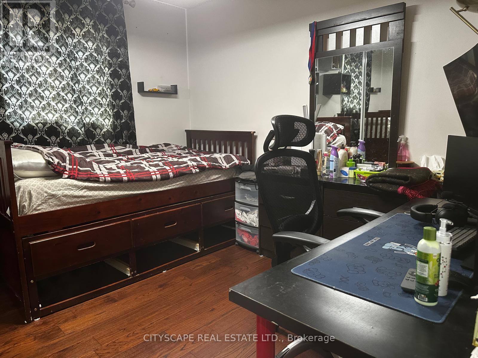 973 Applecroft Circle, Mississauga, Ontario  L5V 2A5 - Photo 18 - W12148630