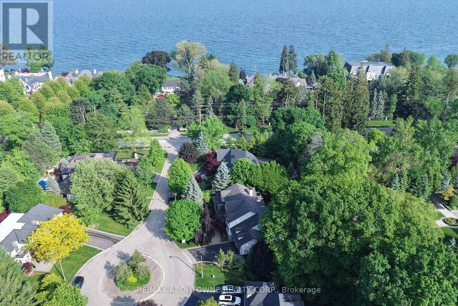 116 Parkwood Court, Oakville, Ontario  L6J 7W6 - Photo 46 - W12205295