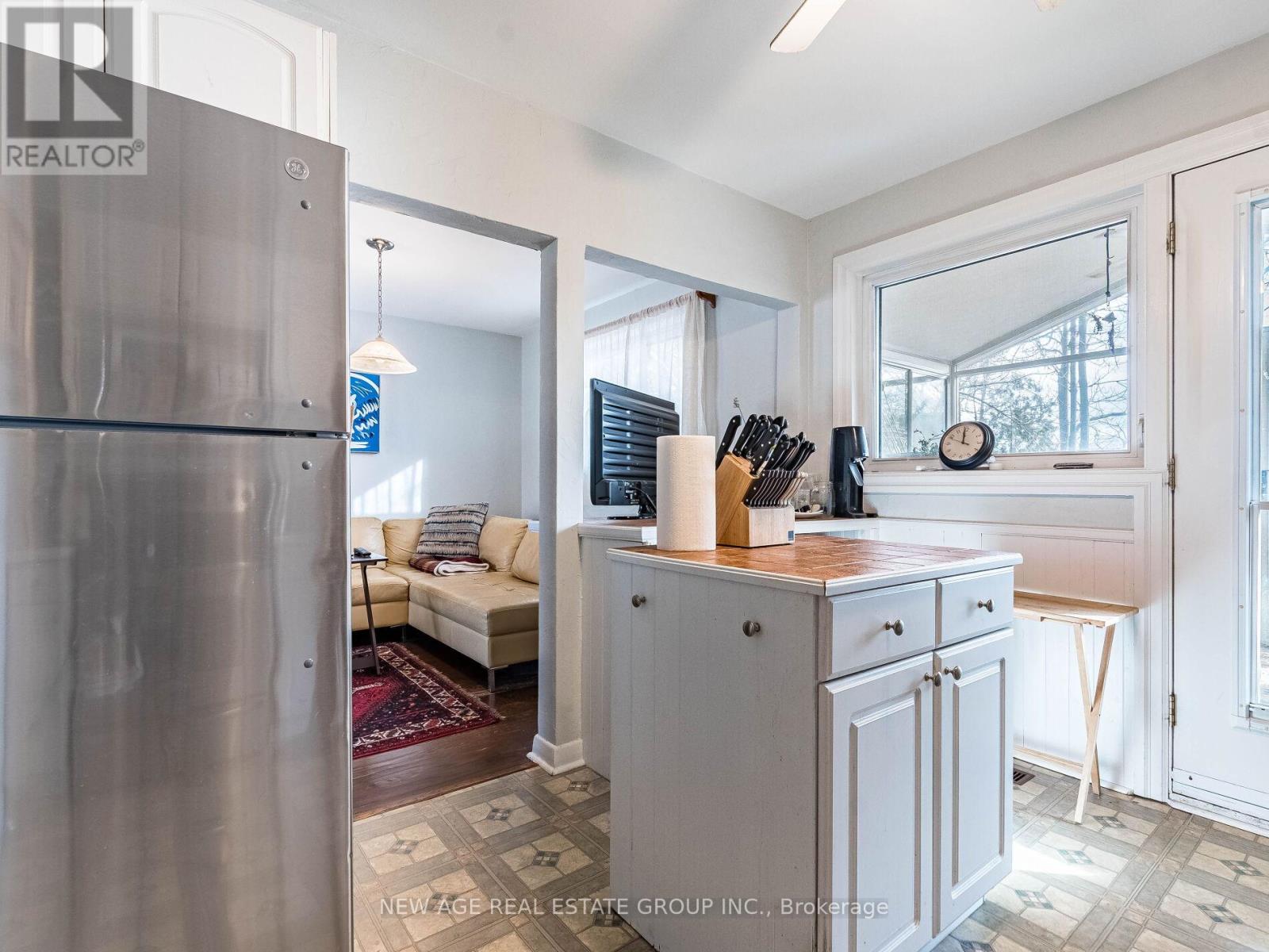 1234 Bridge Road, Oakville, Ontario  L6L 2C1 - Photo 11 - W12207188