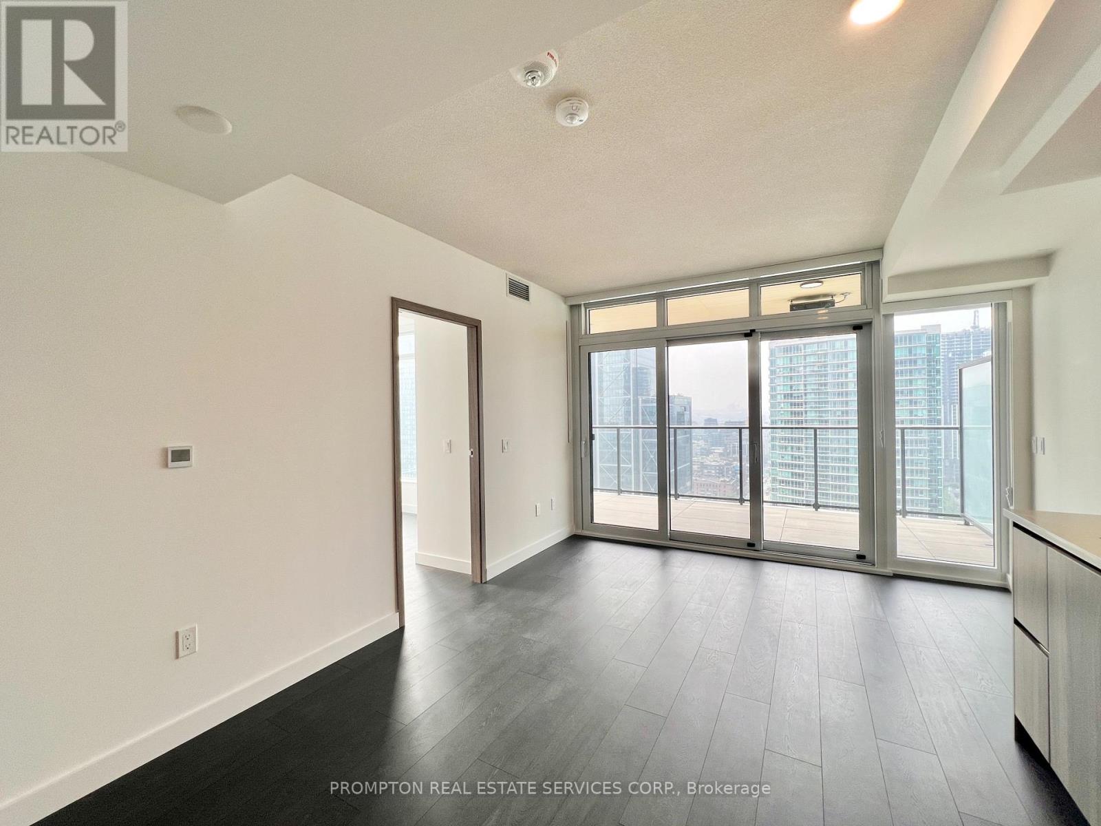2903 - 3 Concord Cityplace Way, Toronto, Ontario  M5V 0X4 - Photo 5 - C12208236
