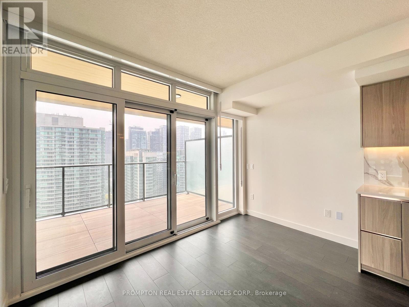 2903 - 3 Concord Cityplace Way, Toronto, Ontario  M5V 0X4 - Photo 8 - C12208236