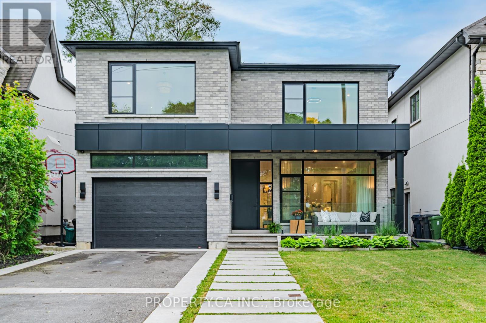 8 Manor Haven Road, Toronto (Englemount-Lawrence), Ontario  M6A 2H9 - Photo 1 - C12208258