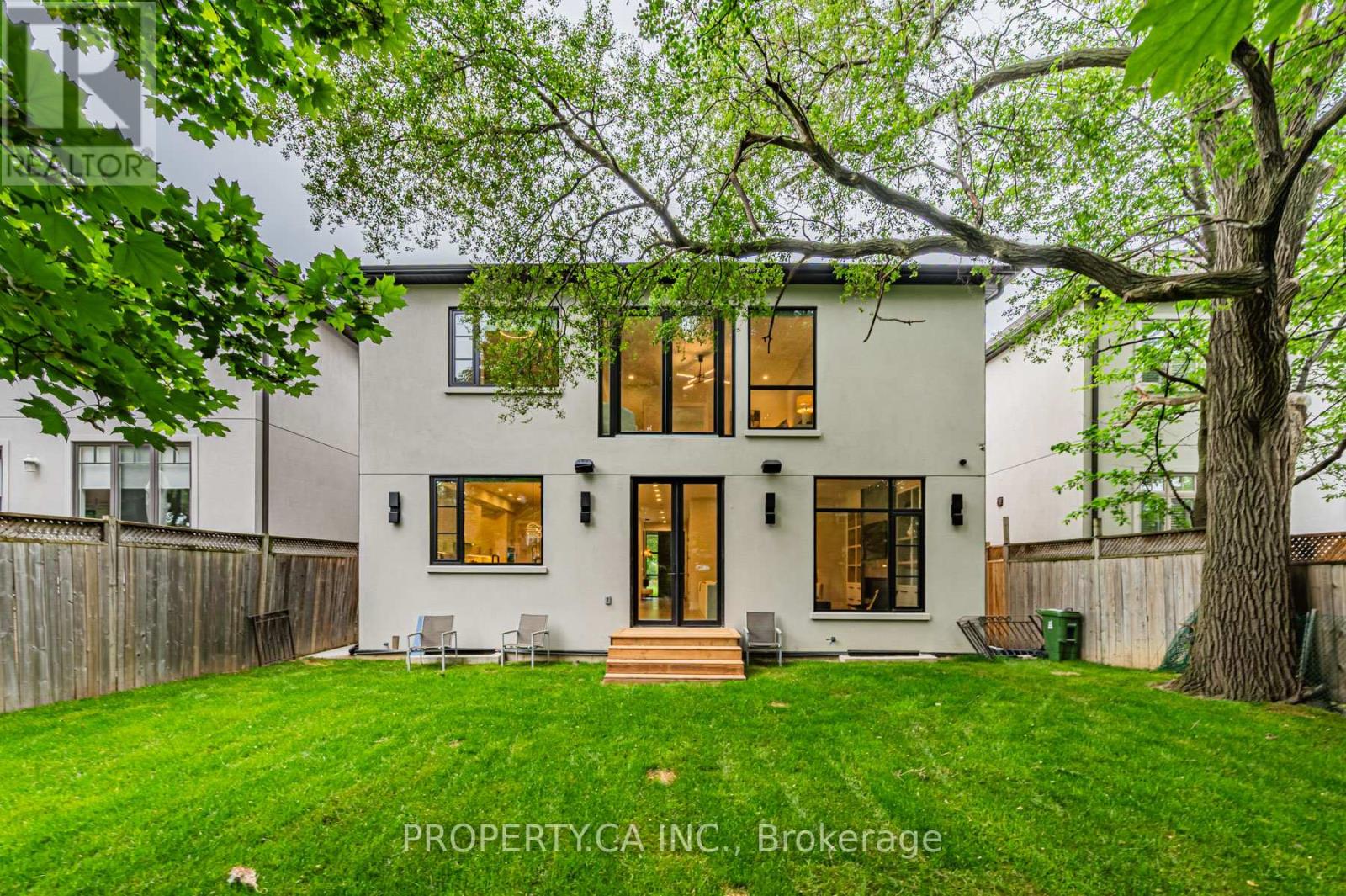 8 Manor Haven Road, Toronto (Englemount-Lawrence), Ontario  M6A 2H9 - Photo 3 - C12208258