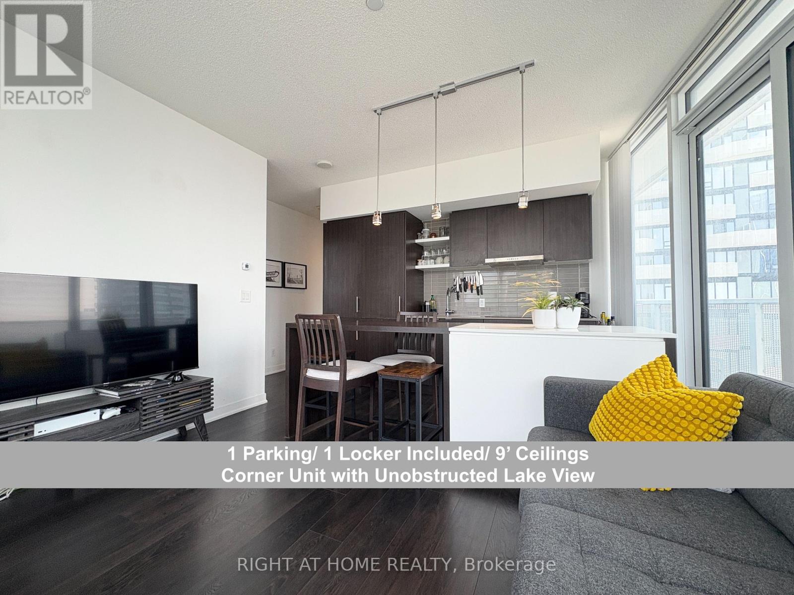 4904 - 88 Harbour Street, Toronto, Ontario  M5J 1B7 - Photo 1 - C12208266