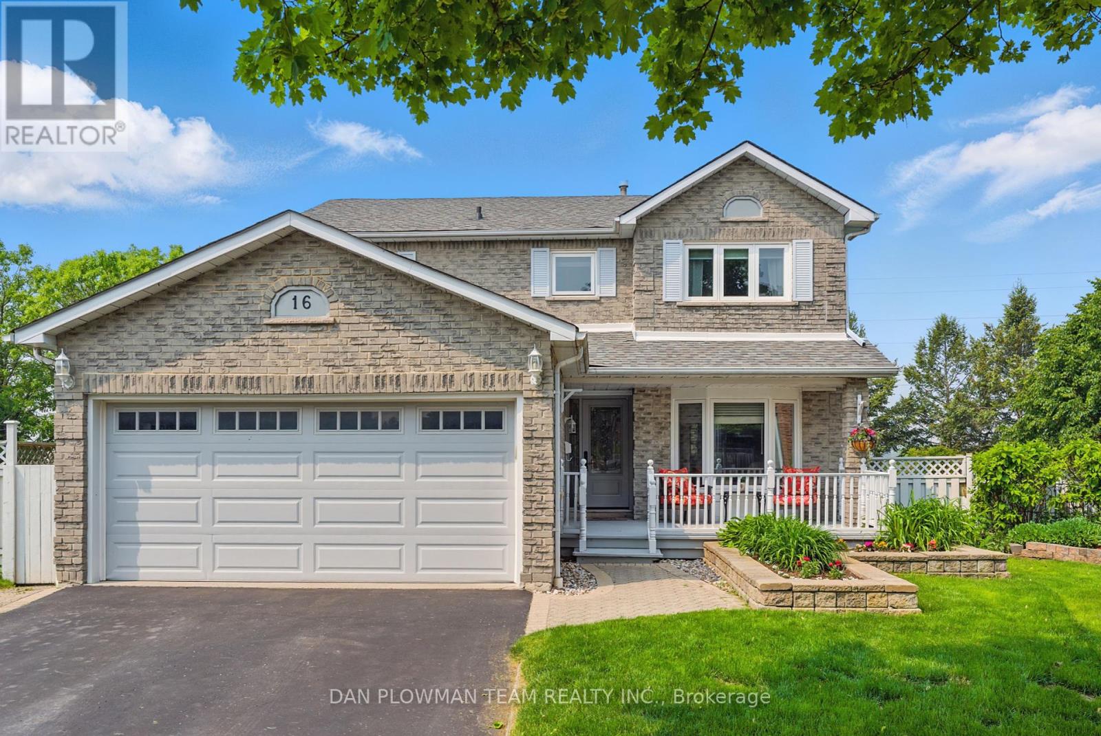 16 GREENVIEW COURT, Whitby, Ontario