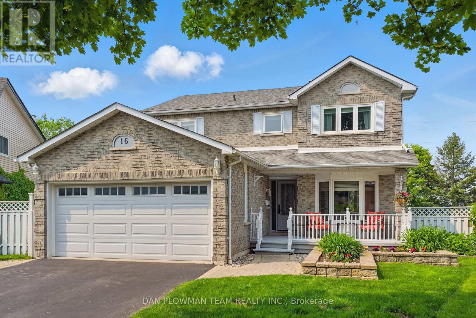 16 Greenview Court, Whitby, Ontario  L1N 8J1 - Photo 2 - E12208256