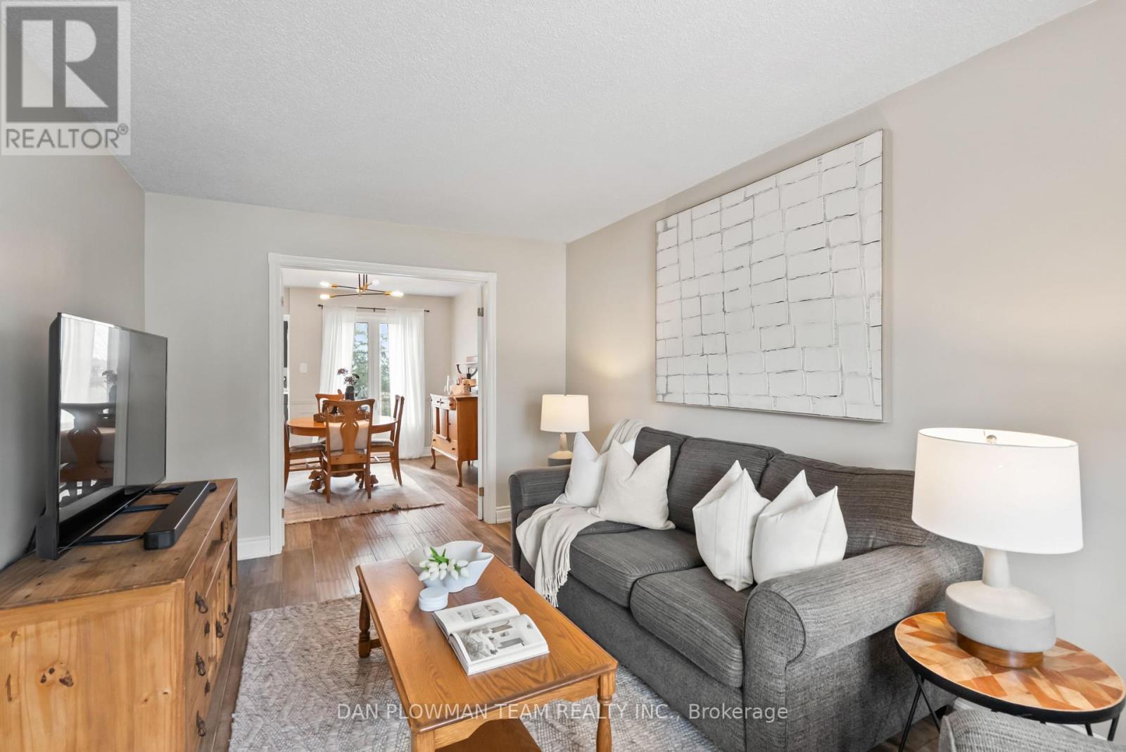 16 Greenview Court, Whitby, Ontario  L1N 8J1 - Photo 8 - E12208256